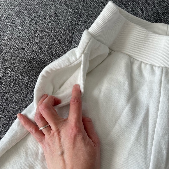 Women's white sweatpants - Picture 3 of 6